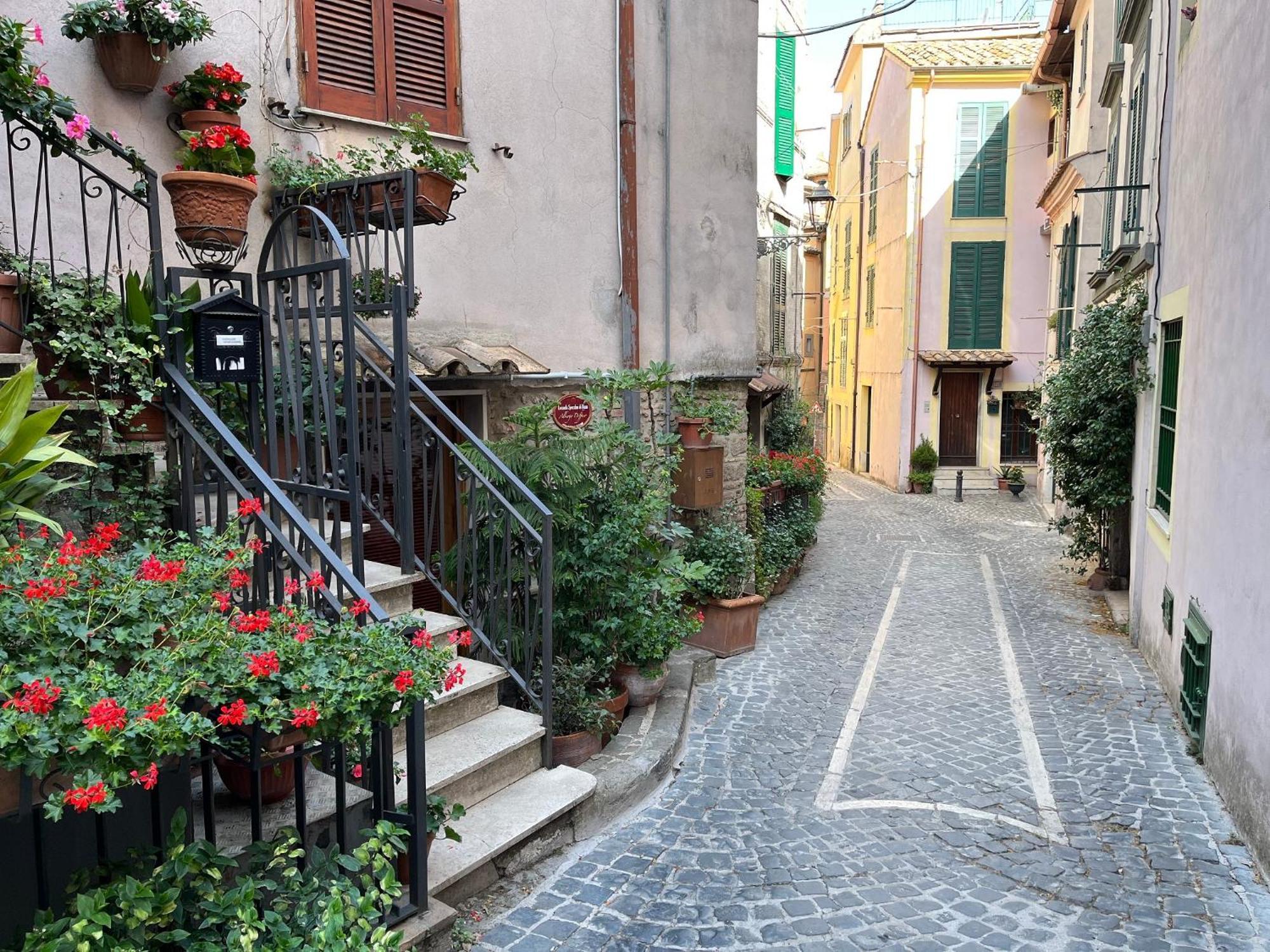 Albergo Diffuso Locanda Specchio Di Diana Nemi Exterior foto